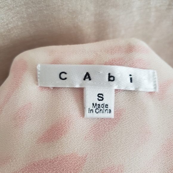 NWOT CAbi pink & white abstract print sleeveless blouse tank top Womens Small - Picture 2 of 7